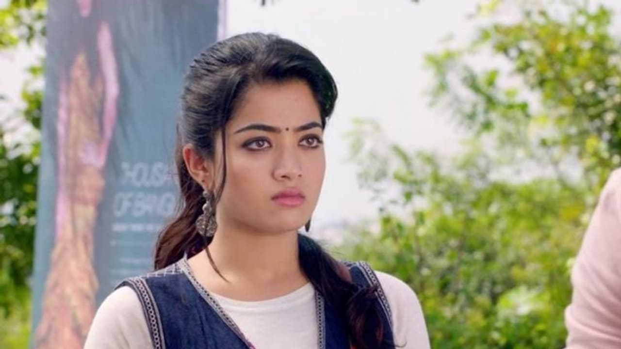 రశ్మికకి షాక్.. ముద్దు పెట్టి పరారైన అభిమాని!