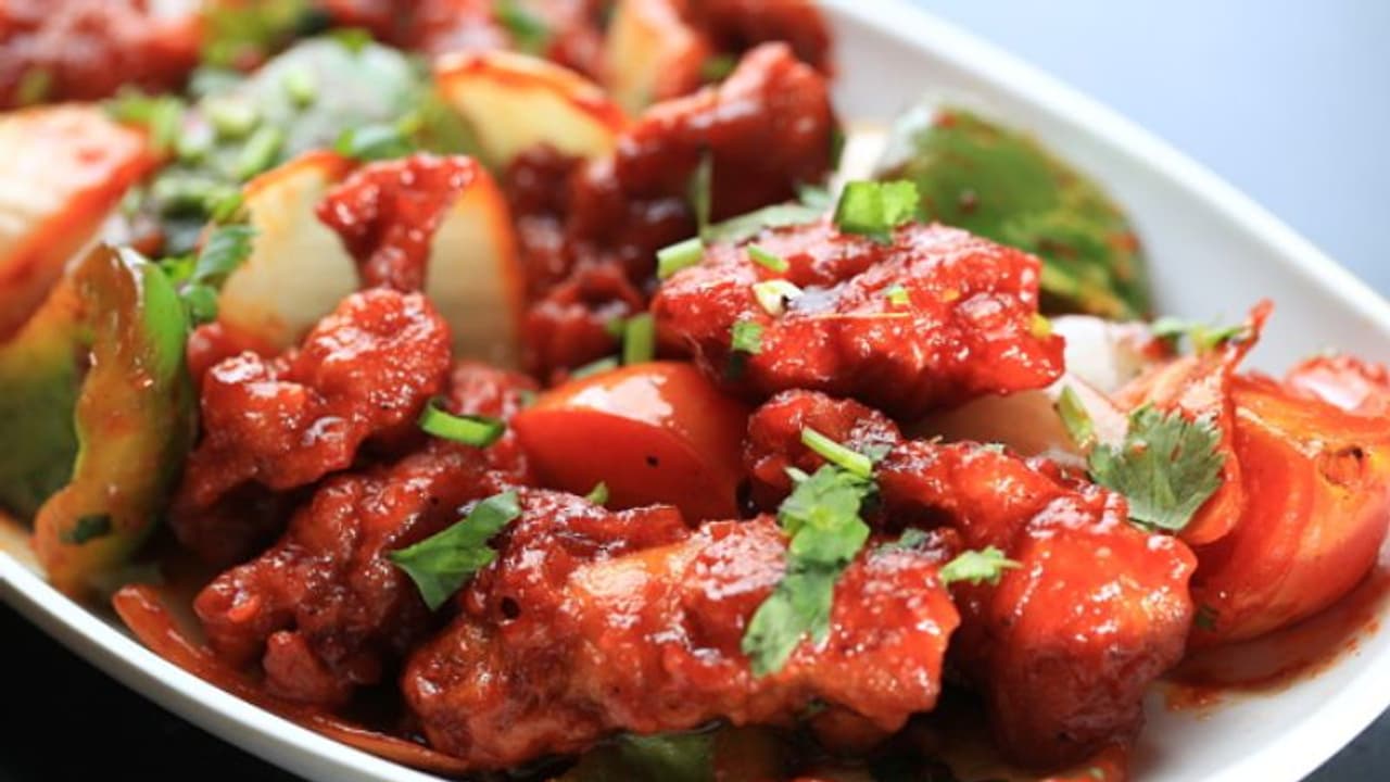 রেস্তোরাঁ আর নয়, এবার বাড়িতেই সহজ রেসিপিতে বানিয়ে ফেলুন কুং পাও চিকেন