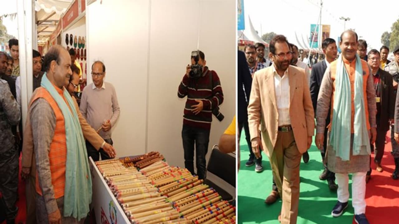 हुनर हाट पहुंचे लोकसभा अध्यक्ष, कारीगरों और अल्पसंख्यक मंत्रालय की तारीफ की हुनर हाट पहुंचे लोकसभा अध्यक्ष, कारीगरों और अल्पसंख्यक मंत्रालय की तारीफ की