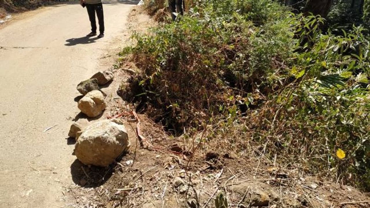 മൂന്നാറിൽ ജീപ്പ് മറിഞ്ഞ് രണ്ടുപേർ മരിച്ച സംഭവം; സംരക്ഷണ ഭിത്തിയില്ലാത്തത് അപകട കാരണമെന്ന് നാട്ടുകാർ മൂന്നാറിൽ ജീപ്പ് മറിഞ്ഞ് രണ്ടുപേർ മരിച്ച സംഭവം; സംരക്ഷണ ഭിത്തിയില്ലാത്തത് അപകട കാരണമെന്ന് നാട്ടുകാർ