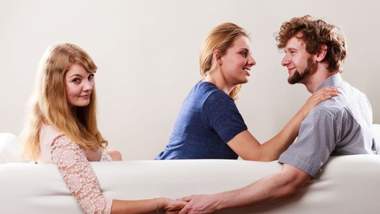 మరో అమ్మాయితో బాయ్ ఫ్రెండ్ జల్సా.. టెక్నాలజీ సాయంతో పట్టుకుని దుమ్ము దులిపేసిన యువతి..