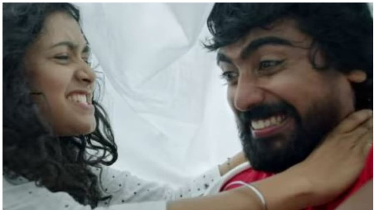 'കണ്ണില് കാണും' റൊമാന്റിക് മ്യൂസിക് വീഡിയോയുടെ ടീസര് 'കണ്ണില് കാണും' റൊമാന്റിക് മ്യൂസിക് വീഡിയോയുടെ ടീസര്