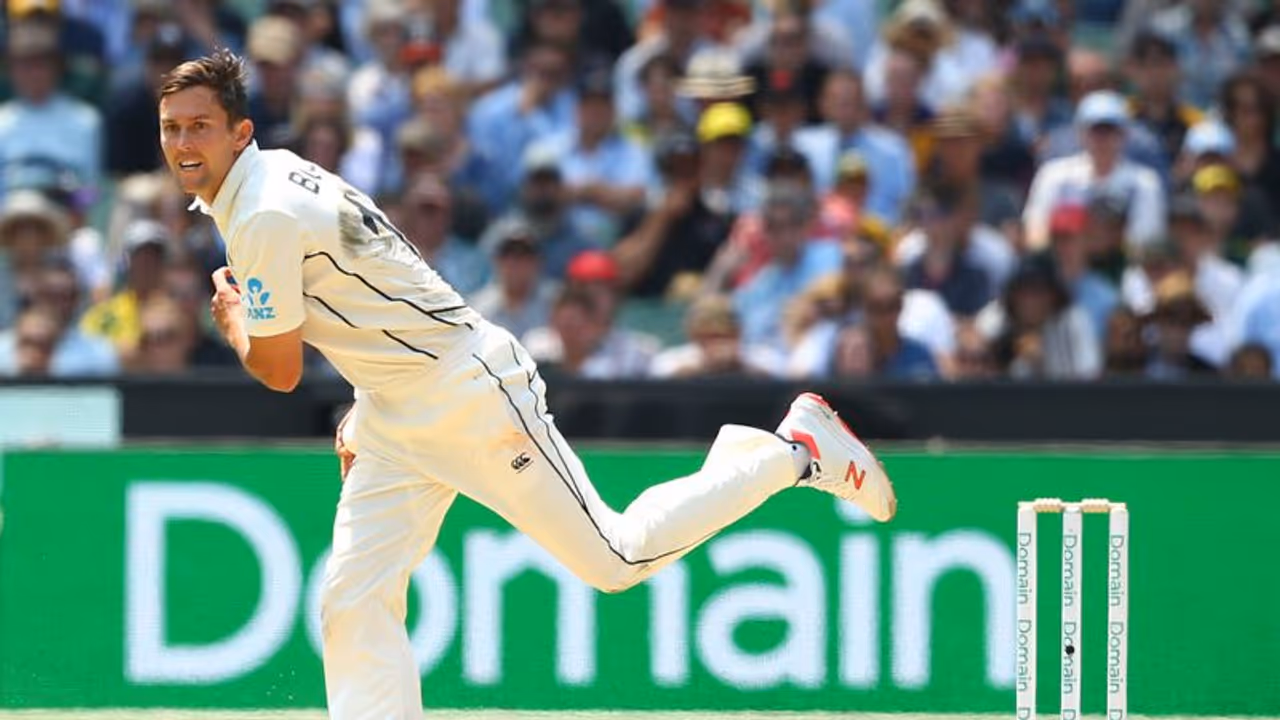 కోహ్లీని ఔట్ చేసి సత్తాను పరీక్షించుకుంటా: ట్రెంట్ బౌల్ట్ కోహ్లీని ఔట్ చేసి సత్తాను పరీక్షించుకుంటా: ట్రెంట్ బౌల్ట్