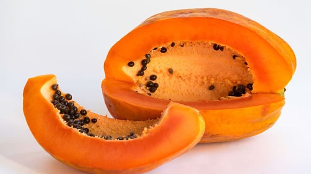 ইরেটেবল বাওয়েল সিনড্রোম থেকে শুরু করে হার্ট ডিজিজ নিয়ন্ত্রণে সাহায্য় করে পাকা পেঁপে ইরেটেবল বাওয়েল সিনড্রোম থেকে শুরু করে হার্ট ডিজিজ নিয়ন্ত্রণে সাহায্য় করে পাকা পেঁপে