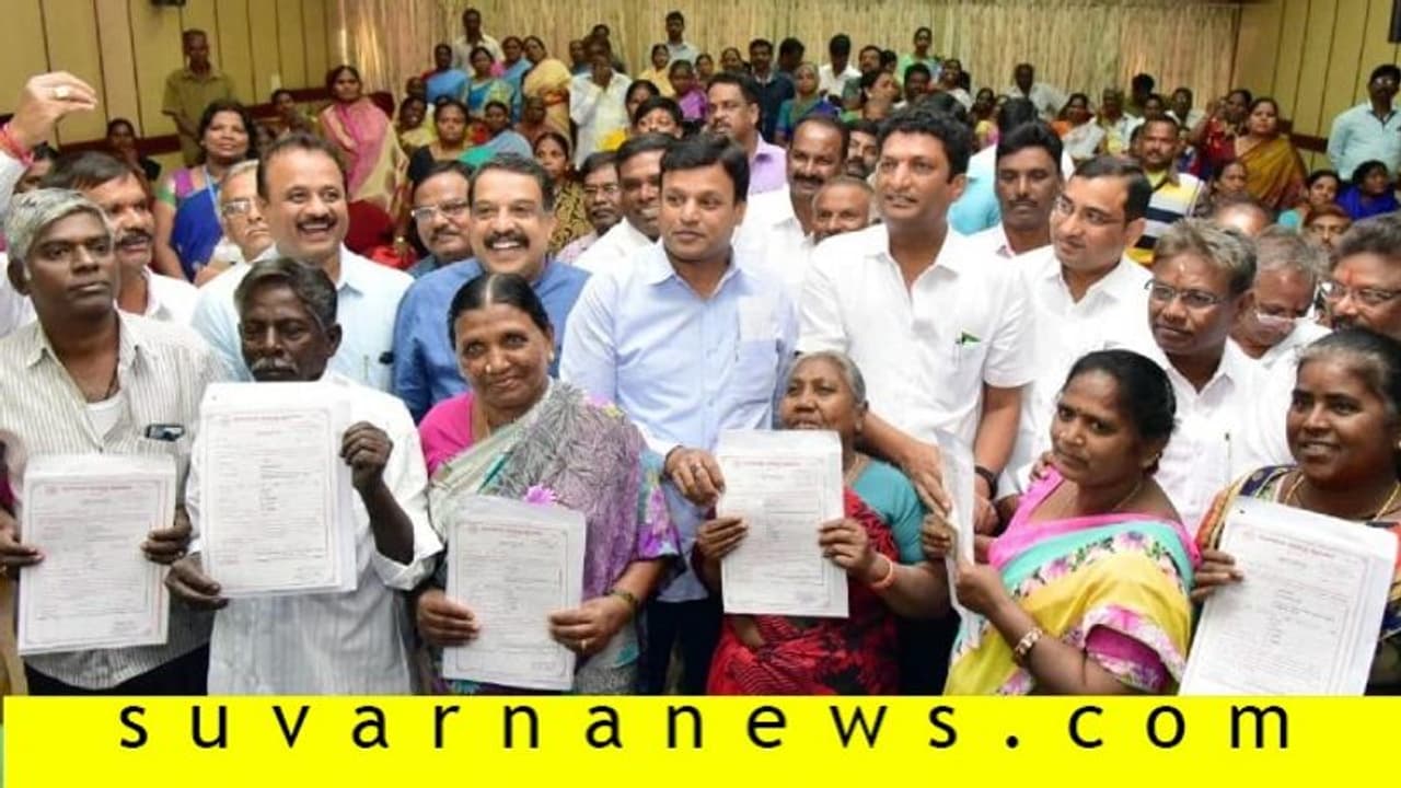 ಪೊರಕೆ ಹಿಡಿವ ಕೈಗಳಿಗೆ ಬಿಬಿಎಂಪಿ ಫ್ಲ್ಯಾಟ್..! ಪೊರಕೆ ಹಿಡಿವ ಕೈಗಳಿಗೆ ಬಿಬಿಎಂಪಿ ಫ್ಲ್ಯಾಟ್..!