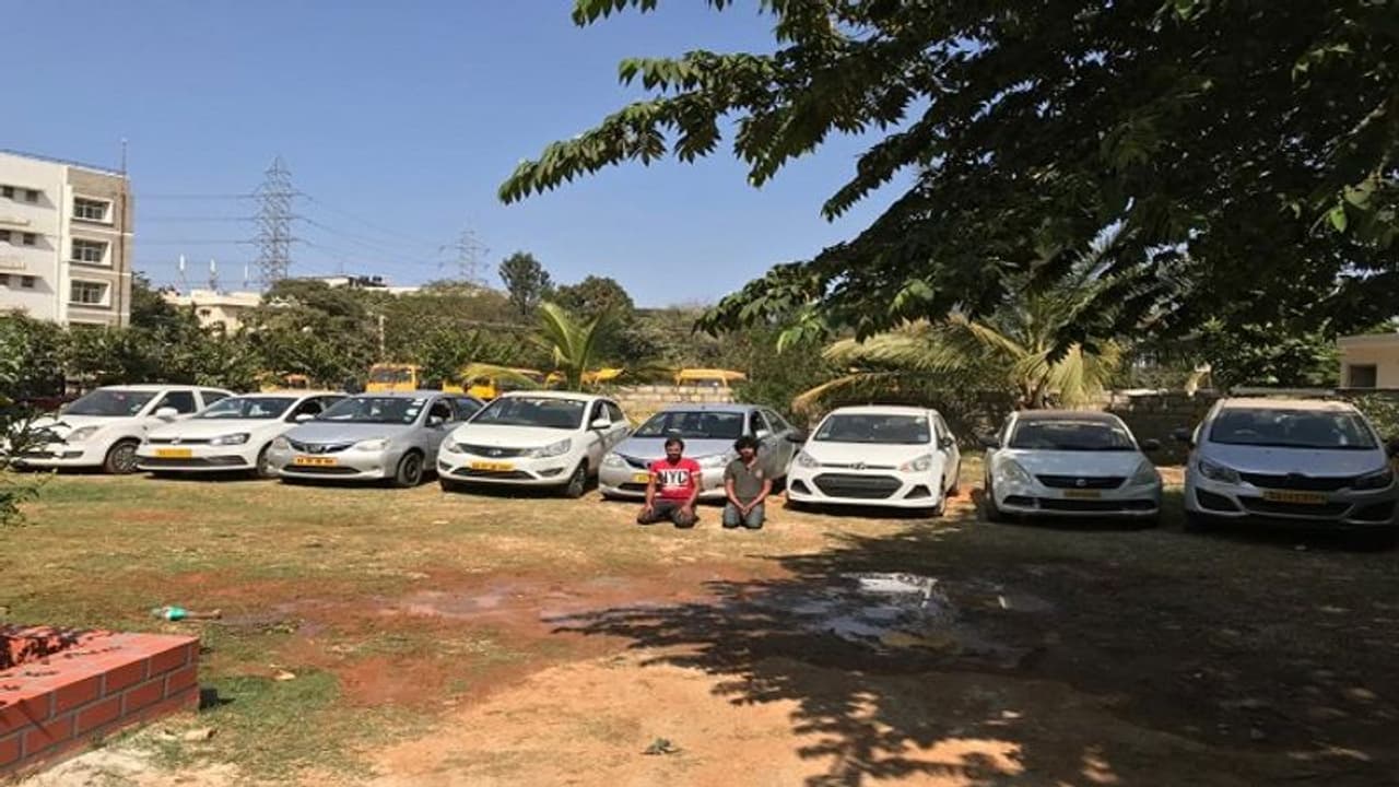 ವಾಹನ ಮಾಲೀಕರೇ ಎಚ್ಚರ: ಇವರಿಗೆ ಬಾಡಿಗೆ ಕೊಟ್ಟರೆ ಕಾರ್ ಗಾಯಬ್! ವಾಹನ ಮಾಲೀಕರೇ ಎಚ್ಚರ: ಇವರಿಗೆ ಬಾಡಿಗೆ ಕೊಟ್ಟರೆ ಕಾರ್ ಗಾಯಬ್!