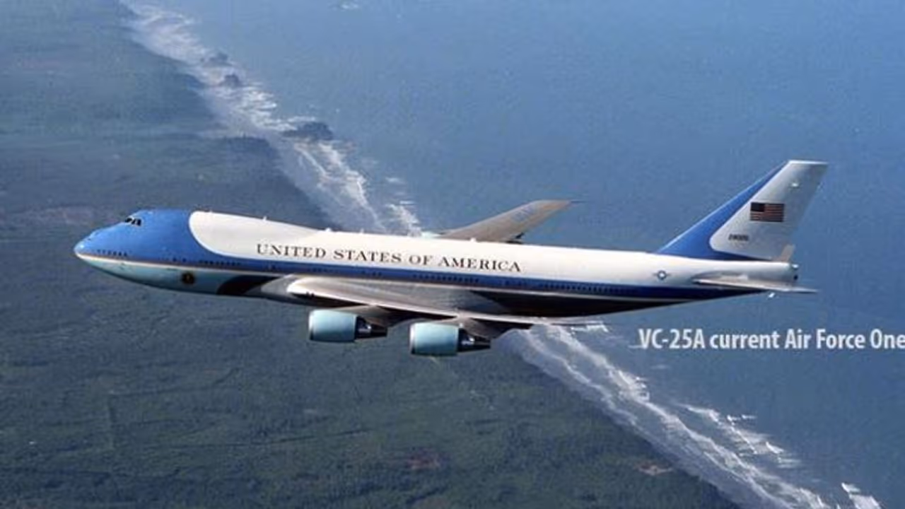 கணவனின் சடலம் தன்னுடன் பயணிப்பது தெரியாமலேயே பயணம் செய்த கர்ப்பிணி மனைவி.!!