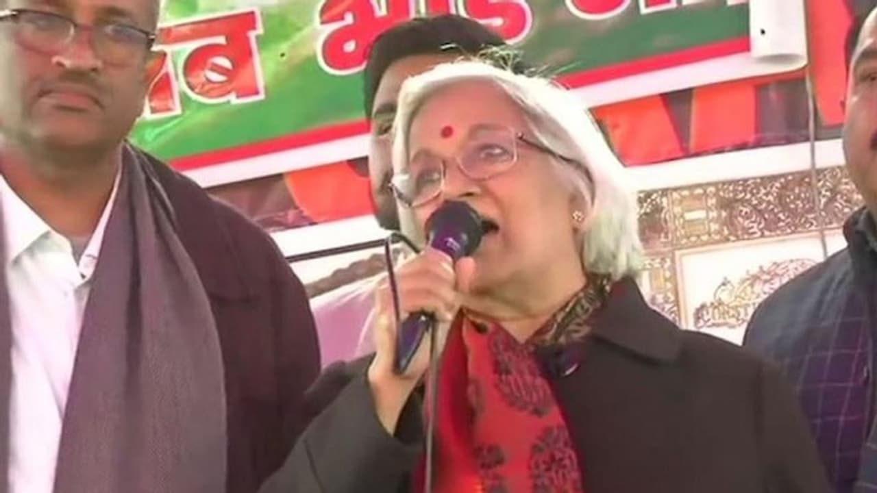 ಶಾಹೀನ್ ಬಾಗ್ನಲ್ಲಿ ಮಧ್ಯಸ್ಥಿಕೆದಾರರು: ಮನವಿಗೆ ಸ್ಪಂದಿಸಿದರಾ ಪ್ರತಿಭಟನಾಕಾರರು? ಶಾಹೀನ್ ಬಾಗ್ನಲ್ಲಿ ಮಧ್ಯಸ್ಥಿಕೆದಾರರು: ಮನವಿಗೆ ಸ್ಪಂದಿಸಿದರಾ ಪ್ರತಿಭಟನಾಕಾರರು?