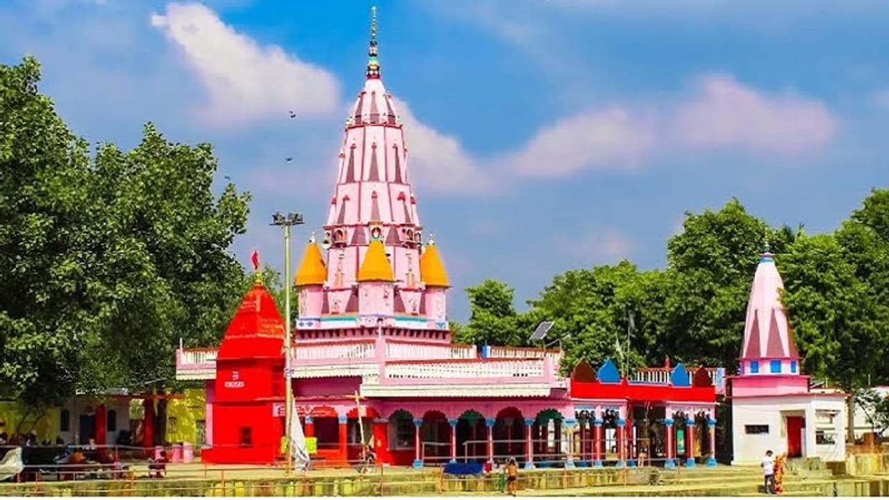 इस कुंड में स्नान करने से चर्म रोगियों को मिलता है आराम, मान्यता यहां पाताल से प्रकट हुआ था शिवलिंग इस कुंड में स्नान करने से चर्म रोगियों को मिलता है आराम, मान्यता यहां पाताल से प्रकट हुआ था शिवलिंग