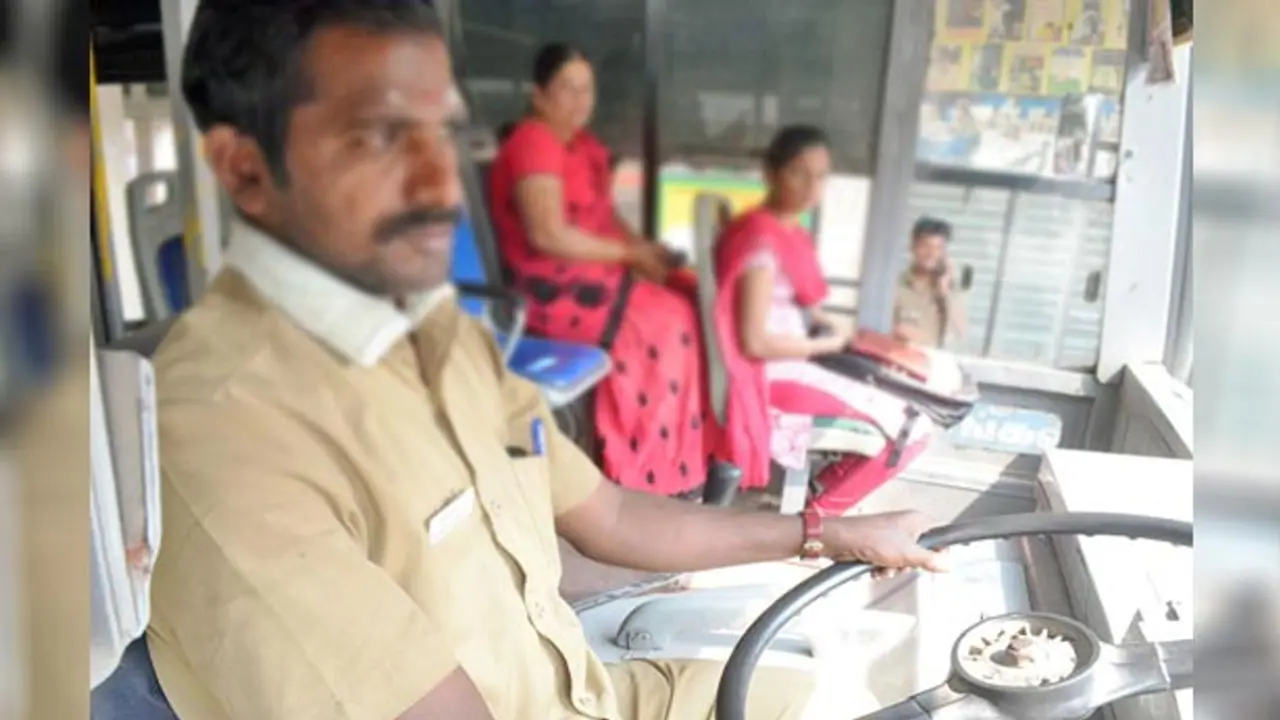 பேருந்து முன்சீட்டில் பெண்கள்..! ஓட்டுநர்களுக்கு அதிரடி கட்டுப்பாட்டை விதித்த போக்குவரத்து கழகம்..! பேருந்து முன்சீட்டில் பெண்கள்..! ஓட்டுநர்களுக்கு அதிரடி கட்டுப்பாட்டை விதித்த போக்குவரத்து கழகம்..!