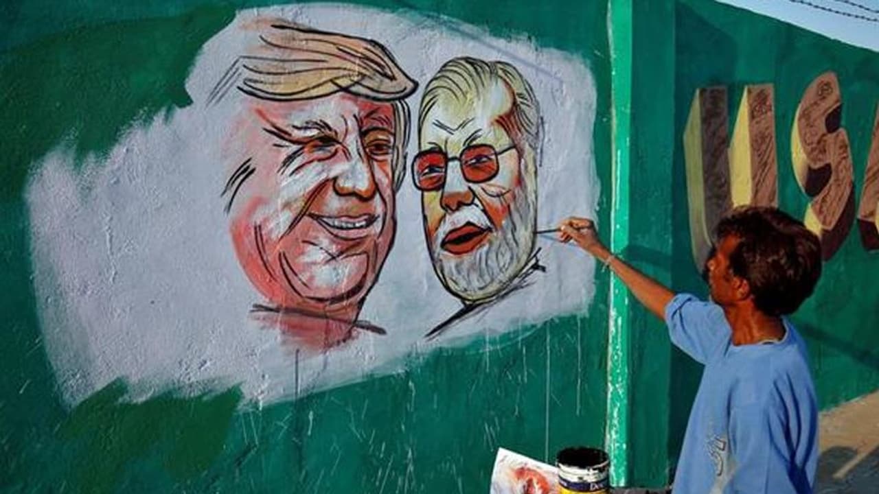 45 परिवार बेघर, 100 करोड़ खर्च, फिर भी ट्रम्प का ट्रेड डील से इनकार... कांग्रेस ने ऐसे साधा निशाना 45 परिवार बेघर, 100 करोड़ खर्च, फिर भी ट्रम्प का ट्रेड डील से इनकार... कांग्रेस ने ऐसे साधा निशाना