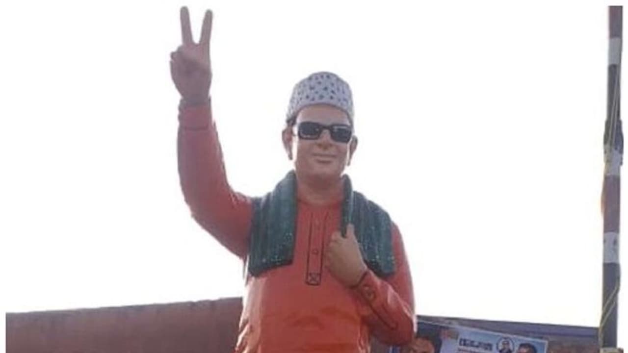 எம்.ஜி.ஆர் சிலை மீது காவி அடித்தவர்கள் பாவிகள் அல்ல; பக்தர்கள்... அக்கறையில்லாத திமுக..! எம்.ஜி.ஆர் சிலை மீது காவி அடித்தவர்கள் பாவிகள் அல்ல; பக்தர்கள்... அக்கறையில்லாத திமுக..!