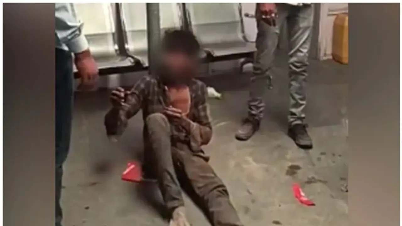 മോഷണമാരോപിച്ച് ദലിത് സഹോദരങ്ങള്ക്ക് ക്രൂര മര്ദ്ദനം; ജനനേന്ദ്രിയത്തില് പെട്രോള് ഒഴിച്ചു മോഷണമാരോപിച്ച് ദലിത് സഹോദരങ്ങള്ക്ക് ക്രൂര മര്ദ്ദനം; ജനനേന്ദ്രിയത്തില് പെട്രോള് ഒഴിച്ചു