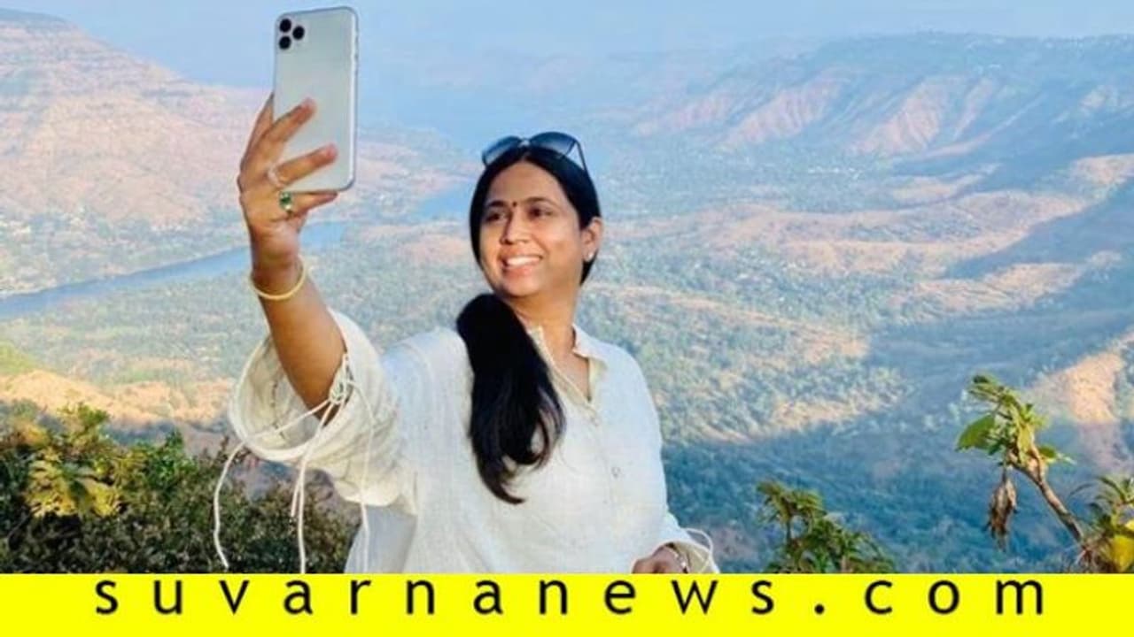 ಅತಿ ಶೀಘ್ರವಾಗಿ ಶೋಭಾ ಹಿಂದಿಕ್ಕಿದ ಲಕ್ಷ್ಮಿ..ನಂಬರ್ 1 ಪಟ್ಟ ಏರಿದ ಹೆಬ್ಬಾಳ್ಕರ್! ಅತಿ ಶೀಘ್ರವಾಗಿ ಶೋಭಾ ಹಿಂದಿಕ್ಕಿದ ಲಕ್ಷ್ಮಿ..ನಂಬರ್ 1 ಪಟ್ಟ ಏರಿದ ಹೆಬ್ಬಾಳ್ಕರ್!