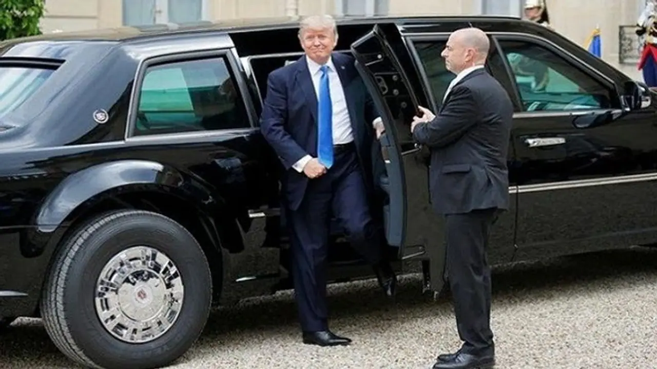 अपनी सबसे सेफ कार से ताजमहल तक नहीं जा सकेंगे ट्रंप, पत्नी के साथ ई व्हीकल की करेंगे सवारी अपनी सबसे सेफ कार से ताजमहल तक नहीं जा सकेंगे ट्रंप, पत्नी के साथ ई व्हीकल की करेंगे सवारी