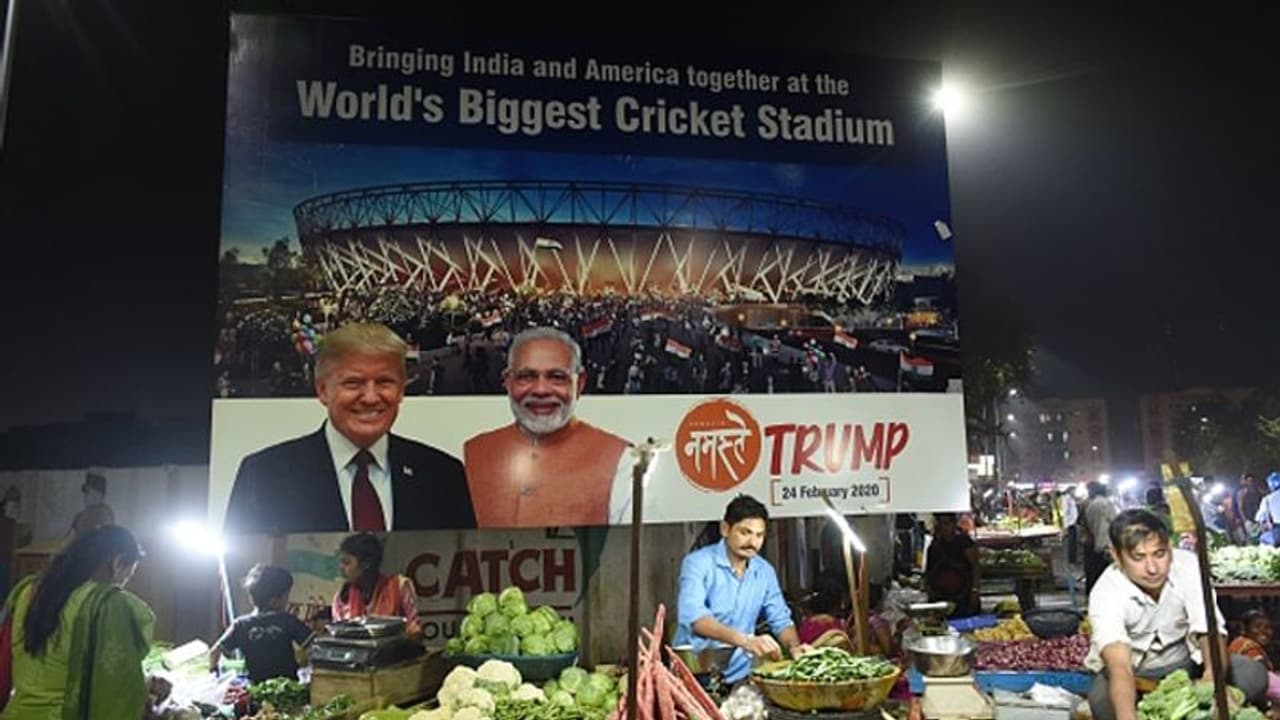 ट्रम्प के रोड शो में 70 लाख नहीं, 1 लाख लोग शामिल होंगे...भारत आने से पहले 'मेहमान' ने बोले 2 बड़े झूठ ट्रम्प के रोड शो में 70 लाख नहीं, 1 लाख लोग शामिल होंगे...भारत आने से पहले 'मेहमान' ने बोले 2 बड़े झूठ