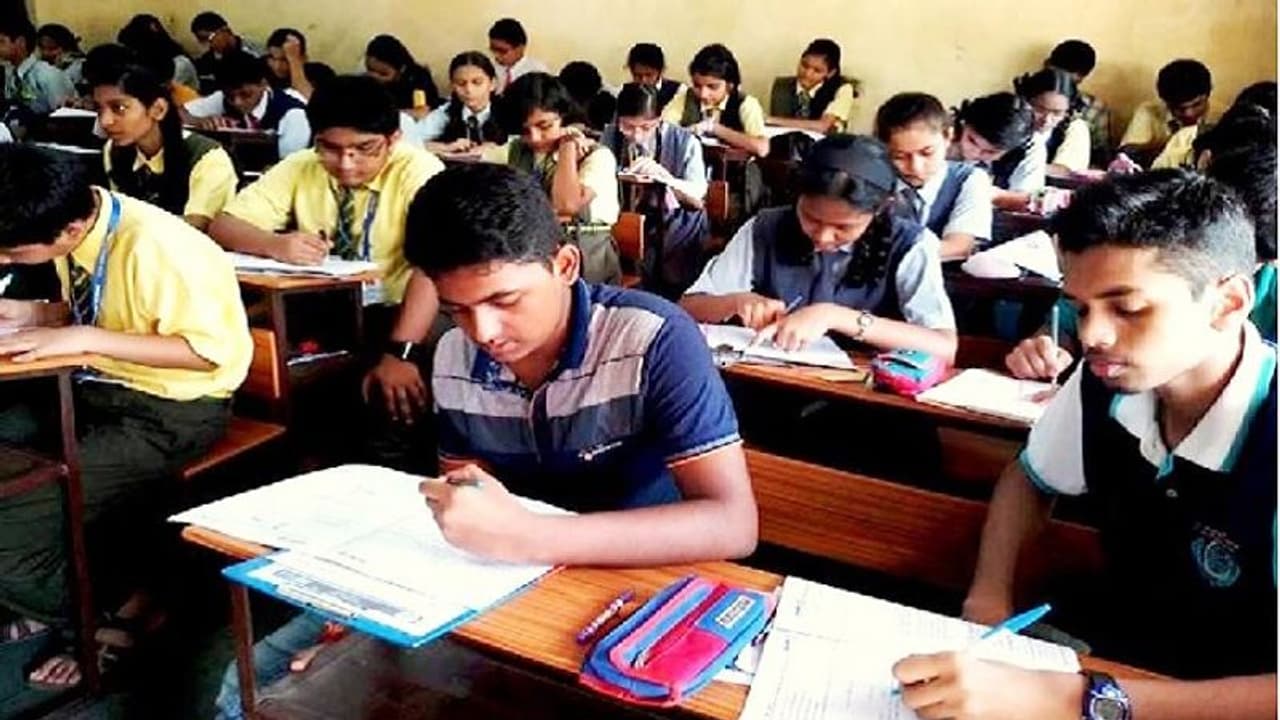 ಎಸ್‌ಎಸ್‌ಎಲ್‌ಸಿ ಪ್ರಶ್ನೆ ಪತ್ರಿಕೆ ಸಾಮಾಜಿಕ ಜಾಲತಾಣದಲ್ಲಿ ವೈರಲ್‌..!