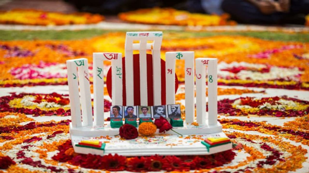 ২১ শে ফেব্রুয়ারি অন্তর্জাতিক মাতৃভাষা দিবস, রফিক সেলাম বরকতরা আজও লড়ছে বাংলা ভাষার দাবি তে ২১ শে ফেব্রুয়ারি অন্তর্জাতিক মাতৃভাষা দিবস, রফিক সেলাম বরকতরা আজও লড়ছে বাংলা ভাষার দাবি তে