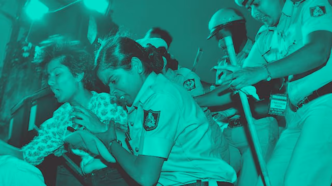 ಅಮೂಲ್ಯಳನ್ನು ಪಾಕಿಸ್ತಾನಕ್ಕೆ ಗಡಿಪಾರು ಮಾಡಿ, ಗ್ರಾಮಸ್ಥರಿಂದ ಆಕ್ರೋಶ