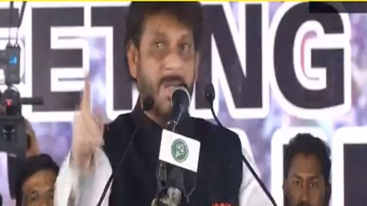 100కోట్ల హిందువులపై ఆధిపత్యం చేస్తాం..ఐఎంనేత వివాదాస్పద కామెంట్స్ 100కోట్ల హిందువులపై ఆధిపత్యం చేస్తాం..ఐఎంనేత వివాదాస్పద కామెంట్స్