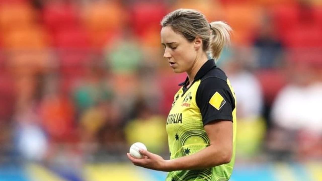 കോലിക്കെതിരെ പന്തെറിയുക അല്ലെങ്കില് ബൂമ്രയെ നേരിടുക; രസകരമായ മറുപടിയുമായി എല്ലിസ് പെറി കോലിക്കെതിരെ പന്തെറിയുക അല്ലെങ്കില് ബൂമ്രയെ നേരിടുക; രസകരമായ മറുപടിയുമായി എല്ലിസ് പെറി