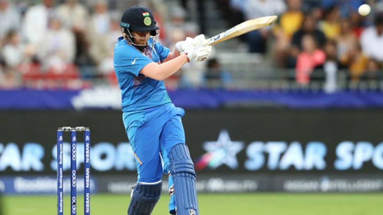 ভয়ডরহীন ক্রিকেট খেলেই সাফল্য শেফালীর, জানালেন শিখা