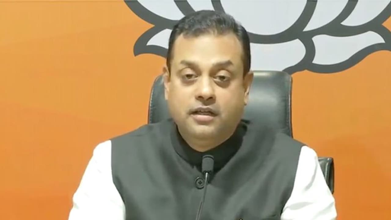 মারণ ভাইরাসের থাবায় এবার পদ্ম শিবিরের হাইপ্রোফাইল নেতা, হাসপাতালে ভর্তি বিজেপির জাতীয় মুখপাত্র মারণ ভাইরাসের থাবায় এবার পদ্ম শিবিরের হাইপ্রোফাইল নেতা, হাসপাতালে ভর্তি বিজেপির জাতীয় মুখপাত্র