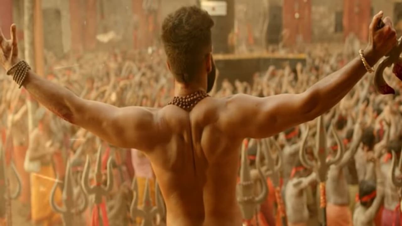 ఇస్మార్ట్ శంకర్ బీభత్సం.. ఇది ఎక్కడ ఆగుతుందో! ఇస్మార్ట్ శంకర్ బీభత్సం.. ఇది ఎక్కడ ఆగుతుందో!