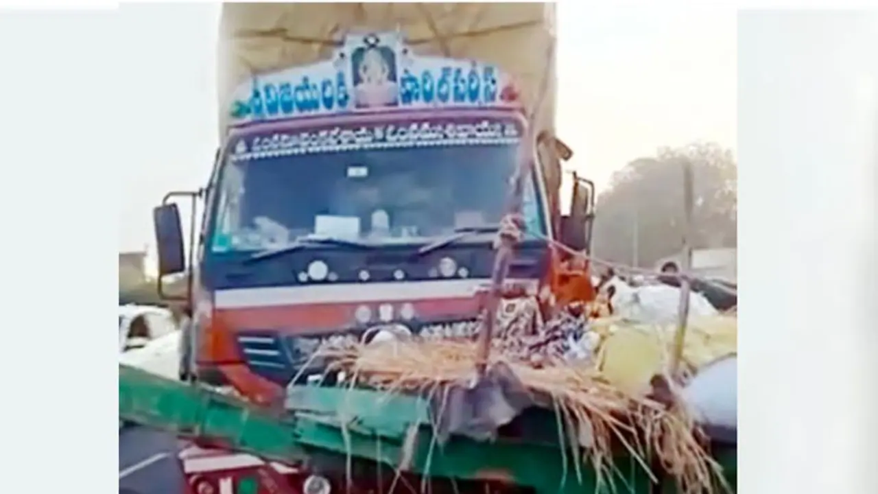 కోటప్పకొండ శివరాత్రి ఉత్సవాల్లో అపశృతి... ఇద్దరు భక్తులు మృతి కోటప్పకొండ శివరాత్రి ఉత్సవాల్లో అపశృతి... ఇద్దరు భక్తులు మృతి