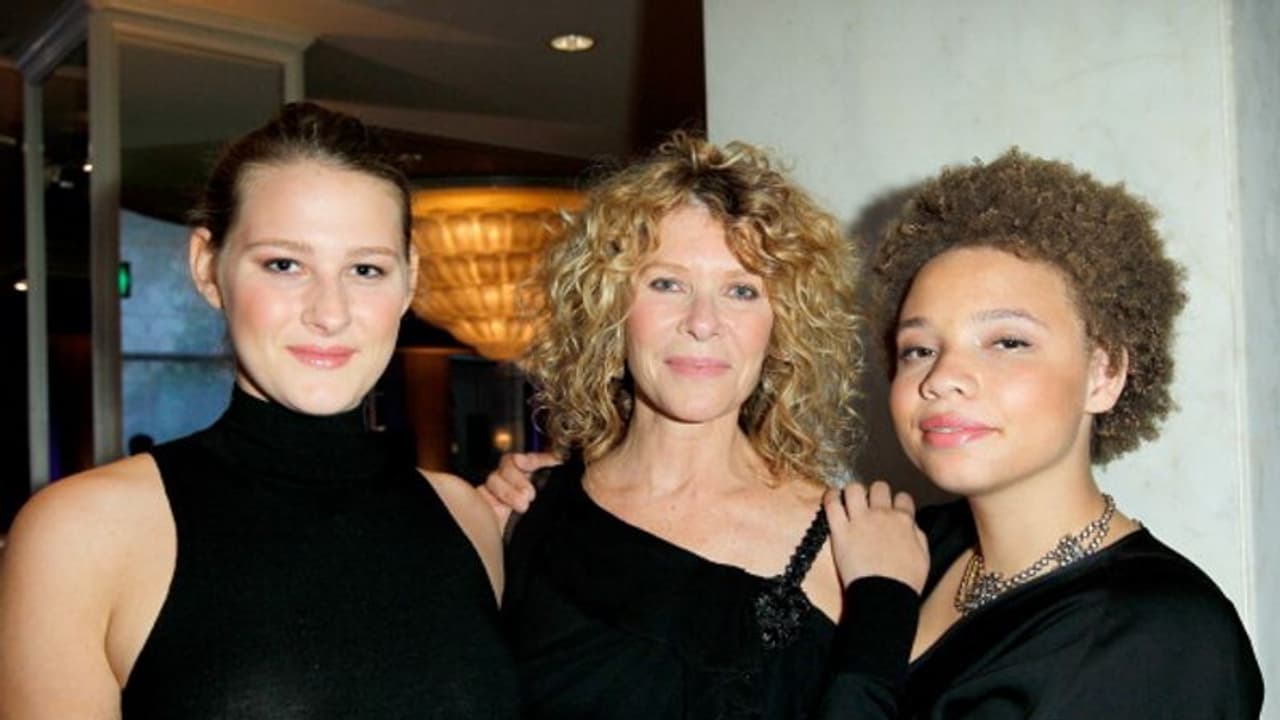 நிர்வாணமா உறவு கொண்டு படம் எடுக்கப் போறேன்..!! பிரபல இயக்குனரின் மகளால் அதிர்ந்த திரைத்துறை...!! நிர்வாணமா உறவு கொண்டு படம் எடுக்கப் போறேன்..!! பிரபல இயக்குனரின் மகளால் அதிர்ந்த திரைத்துறை...!!