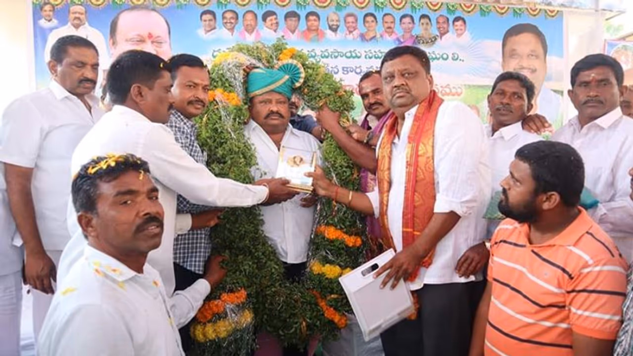 కరీంనగర్ జిల్లాలో ఇక కేసీఆర్ వాగు...25ఏళ్ల కల....: మంత్రి గంగుల ప్రకటన కరీంనగర్ జిల్లాలో ఇక కేసీఆర్ వాగు...25ఏళ్ల కల....: మంత్రి గంగుల ప్రకటన