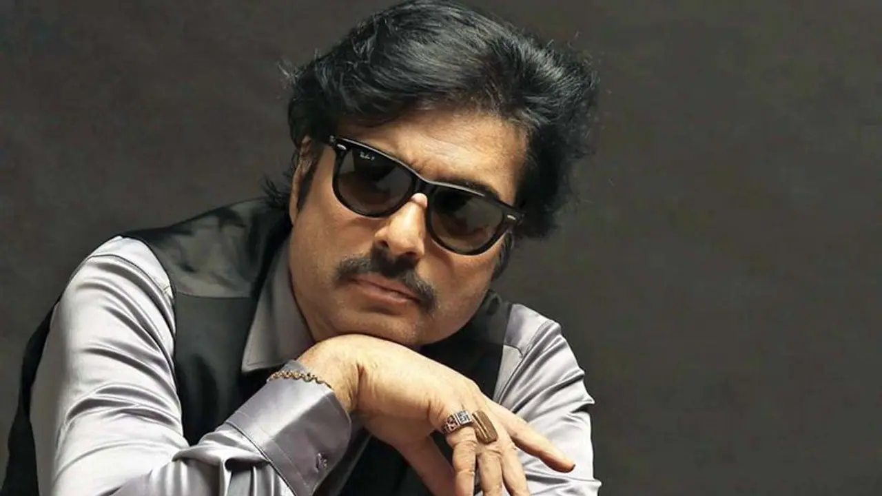 அதிகாலையில் பிரபல நடிகரின் மகனுக்கு நேர்ந்த அதிர்ச்சி சம்பவம்... தீவிர விசாரணையில் இறங்கிய போலீசார்...! அதிகாலையில் பிரபல நடிகரின் மகனுக்கு நேர்ந்த அதிர்ச்சி சம்பவம்... தீவிர விசாரணையில் இறங்கிய போலீசார்...!