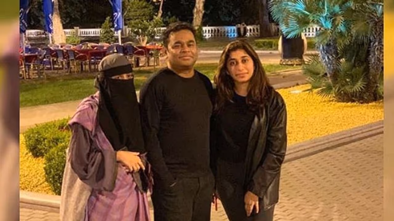 'ഇഷ്ടമുള്ള കാര്യങ്ങള് ചെയ്യാന് അവൾക്ക് സ്വാതന്ത്ര്യമുണ്ട്': ഖദീജയെ പിന്തുണച്ച് എ ആര് റഹ്മാന് 'ഇഷ്ടമുള്ള കാര്യങ്ങള് ചെയ്യാന് അവൾക്ക് സ്വാതന്ത്ര്യമുണ്ട്': ഖദീജയെ പിന്തുണച്ച് എ ആര് റഹ്മാന്