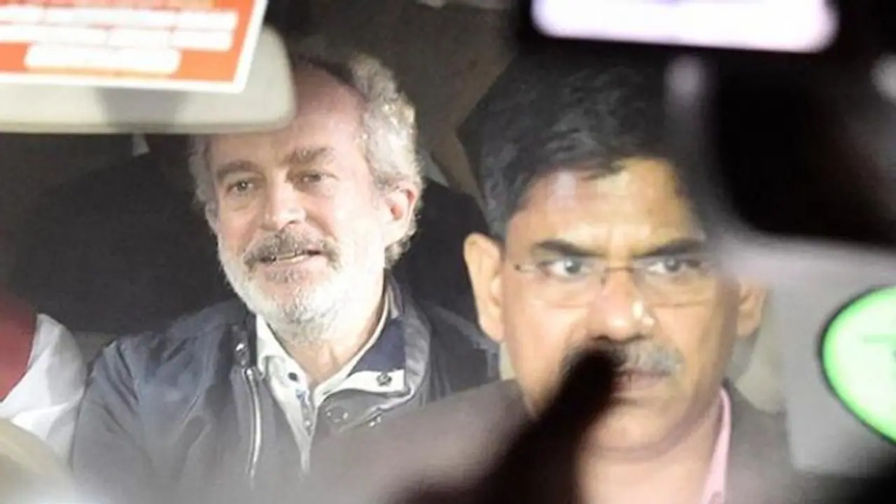 अगस्ता वेस्टलैंड मामला : बिचौलिए क्रिश्चियन मिशेल की जमानत याचिका का जांच एजेंसियों ने किया विरोध अगस्ता वेस्टलैंड मामला : बिचौलिए क्रिश्चियन मिशेल की जमानत याचिका का जांच एजेंसियों ने किया विरोध