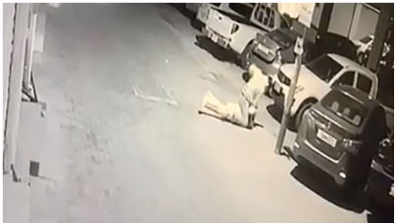 രാത്രി ജോലി കഴിഞ്ഞ് വരികയായിരുന്ന മലയാളി യുവതിയെ ക്രൂരമായി മര്ദിച്ചത് മോഷണശ്രമം ചെറുത്തതിനാലെന്ന് പ്രതി രാത്രി ജോലി കഴിഞ്ഞ് വരികയായിരുന്ന മലയാളി യുവതിയെ ക്രൂരമായി മര്ദിച്ചത് മോഷണശ്രമം ചെറുത്തതിനാലെന്ന് പ്രതി