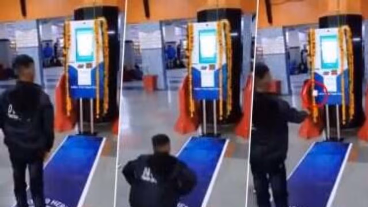 വ്യായാമം ചെയ്താൽ ടിക്കറ്റ് ഫ്രീ, വൈറലായി റെയിൽവെ സ്റ്റേഷനിലെ ഫിറ്റ്നസ്, വീഡിയോ പങ്കുവച്ച് പീയൂഷ് ഗോയൽ വ്യായാമം ചെയ്താൽ ടിക്കറ്റ് ഫ്രീ, വൈറലായി റെയിൽവെ സ്റ്റേഷനിലെ ഫിറ്റ്നസ്, വീഡിയോ പങ്കുവച്ച് പീയൂഷ് ഗോയൽ