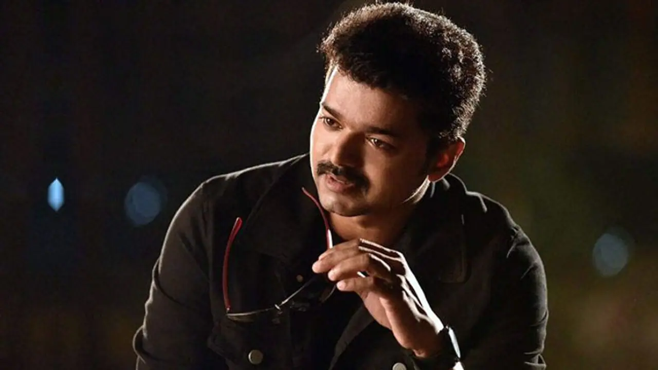 வெறியாட்டம் ஆடும் கொரோனா... மகனை நினைத்து பரிதவிக்கும் தளபதி விஜய்...!