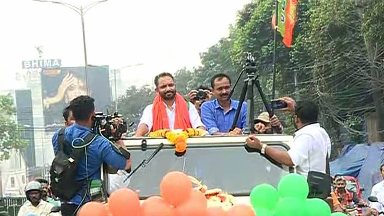 കെ സുരേന്ദ്രന് തലസ്ഥാനത്ത് ആവേശകരമായ സ്വീകരണം: ബിജെപി ആസ്ഥാനത്തേക്ക് റോഡ് ഷോ