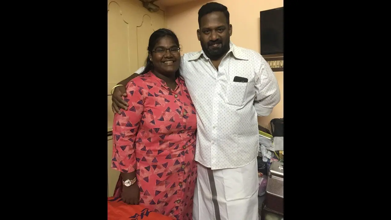 வாத்தி கம்மிங்... அப்பா ரோபோ சங்கருடன் சேர்ந்து செம்ம குத்தாட்டம் போட்ட இந்திரஜா...வைரலாகும் டிக் டாக் வீடியோ!