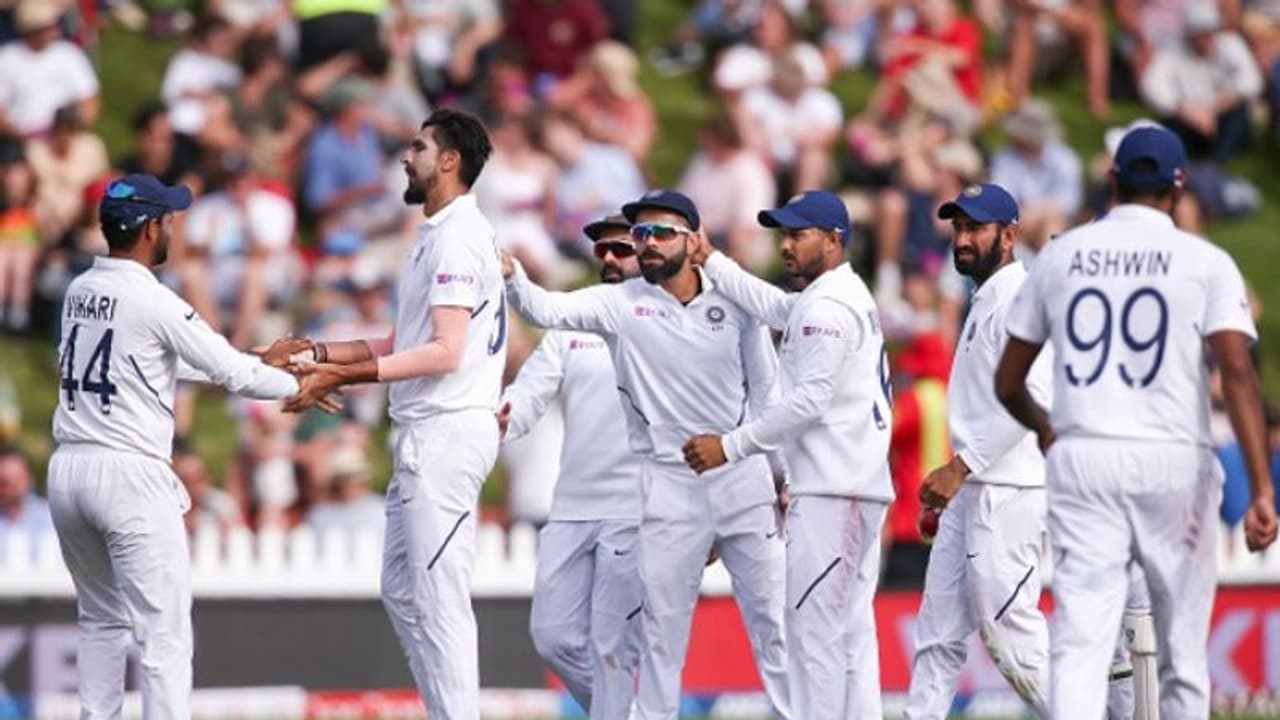 ಮೊದಲ ಟೆಸ್ಟ್: ನ್ಯೂಜಿಲೆಂಡ್ಗೆ ಅಲ್ಪ ಮುನ್ನಡೆ, ಕಮ್ಬ್ಯಾಕ್ ಮಾಡಿದ ಭಾರತ ಮೊದಲ ಟೆಸ್ಟ್: ನ್ಯೂಜಿಲೆಂಡ್ಗೆ ಅಲ್ಪ ಮುನ್ನಡೆ, ಕಮ್ಬ್ಯಾಕ್ ಮಾಡಿದ ಭಾರತ