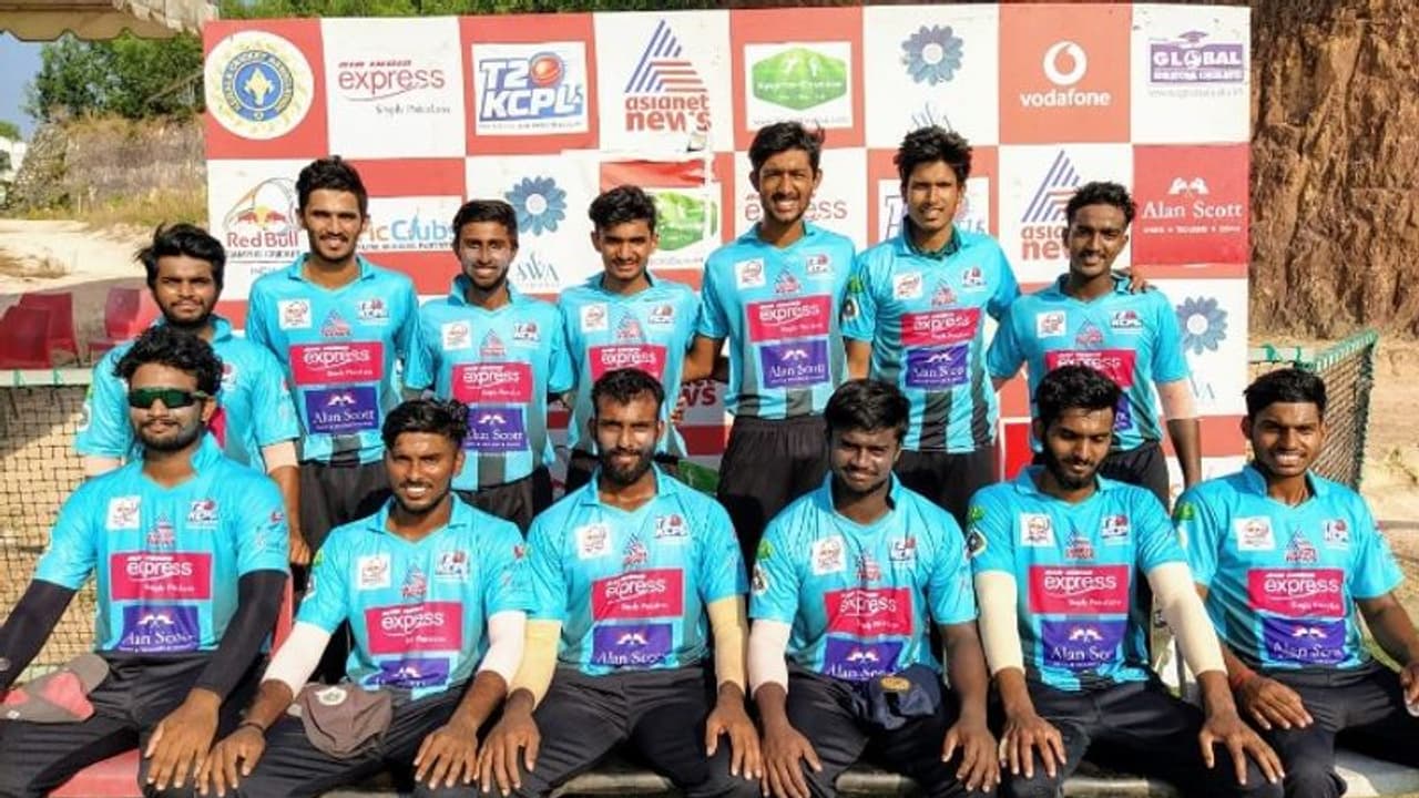 കേരള കോളേജ് പ്രീമിയർ ലീഗ്; നാലാം സൂപ്പർ 8 മത്സരത്തിൽ വിജയം വരിച്ച് എറണാകുളം സേക്രഡ് ഹാർട്ട് കോളേജ് കേരള കോളേജ് പ്രീമിയർ ലീഗ്; നാലാം സൂപ്പർ 8 മത്സരത്തിൽ വിജയം വരിച്ച് എറണാകുളം സേക്രഡ് ഹാർട്ട് കോളേജ്