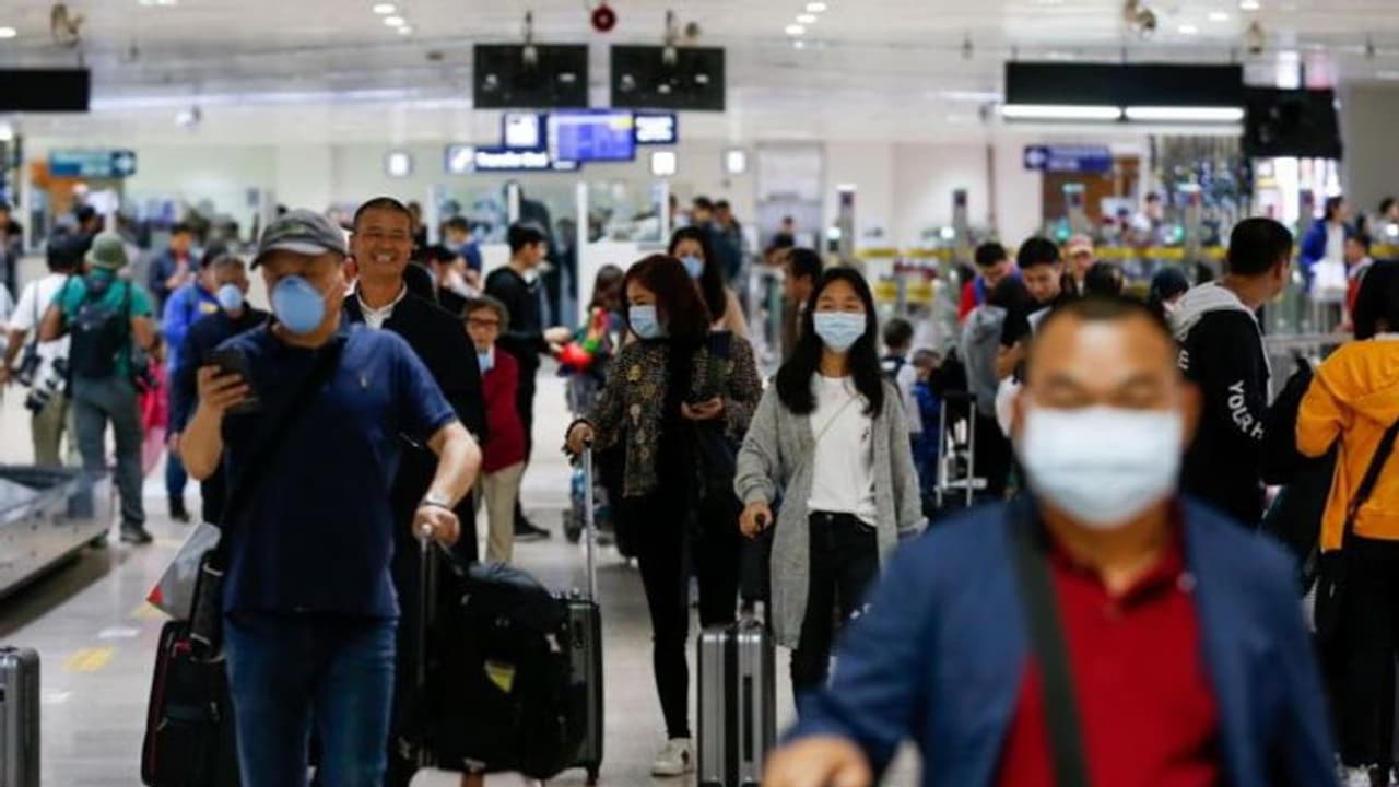 കോവിഡ് 19: ആഗോള ഓഹരി വിപണികളില് തളര്ച്ച, കുതിച്ചു കയറി സ്വര്ണവില കോവിഡ് 19: ആഗോള ഓഹരി വിപണികളില് തളര്ച്ച, കുതിച്ചു കയറി സ്വര്ണവില