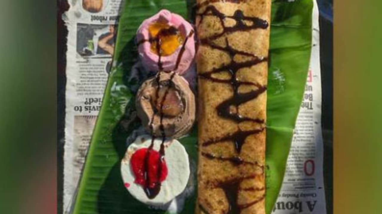 ഐസ്ക്രീം ദോശ കഴിച്ചിട്ടുണ്ടോ, സംഭവം സൂപ്പറാണ്; യുവാവിനെ അഭിനന്ദിച്ച് ആനന്ദ് മഹീന്ദ്ര ഐസ്ക്രീം ദോശ കഴിച്ചിട്ടുണ്ടോ, സംഭവം സൂപ്പറാണ്; യുവാവിനെ അഭിനന്ദിച്ച് ആനന്ദ് മഹീന്ദ്ര