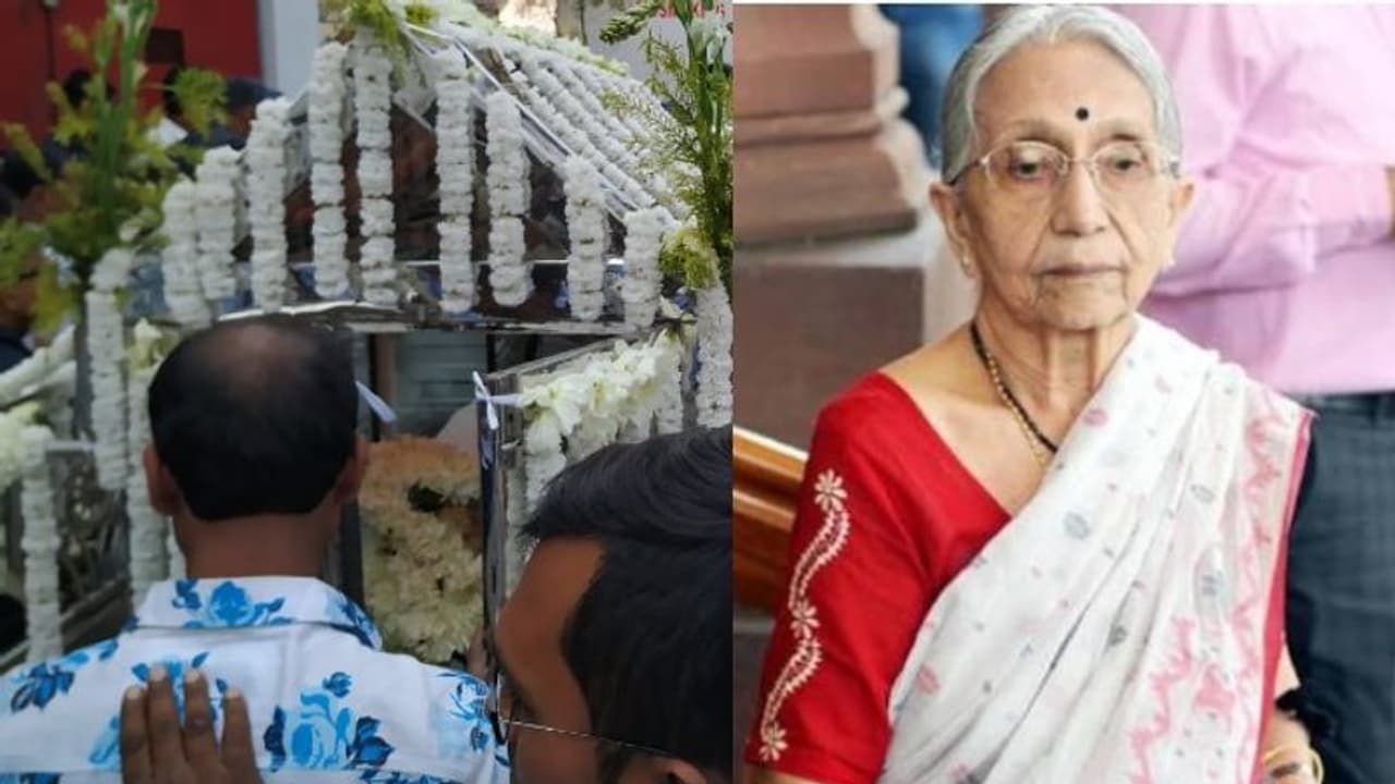 প্রয়াত প্রাক্তন তৃণমূল সাংসদ কৃষ্ণা বসু, কী বললেন সুদীপ ফিরহাদ প্রয়াত প্রাক্তন তৃণমূল সাংসদ কৃষ্ণা বসু, কী বললেন সুদীপ ফিরহাদ