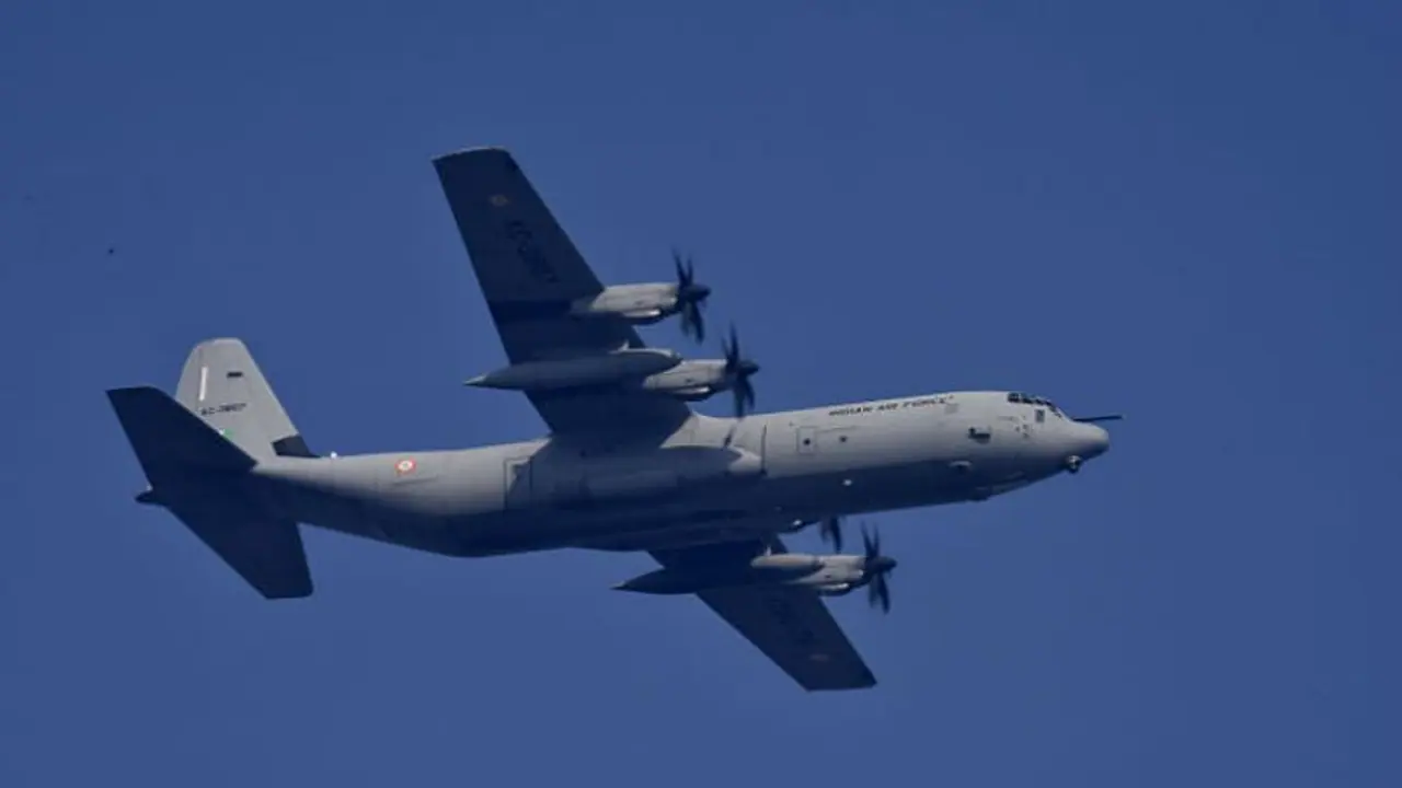 করোনা নিয়েও রাজনীতি চিনের, ইচ্ছাকৃত ভাবে বায়ু সেনার বিমানকে সবুজ সংকেত দিতে দেরি করোনা নিয়েও রাজনীতি চিনের, ইচ্ছাকৃত ভাবে বায়ু সেনার বিমানকে সবুজ সংকেত দিতে দেরি