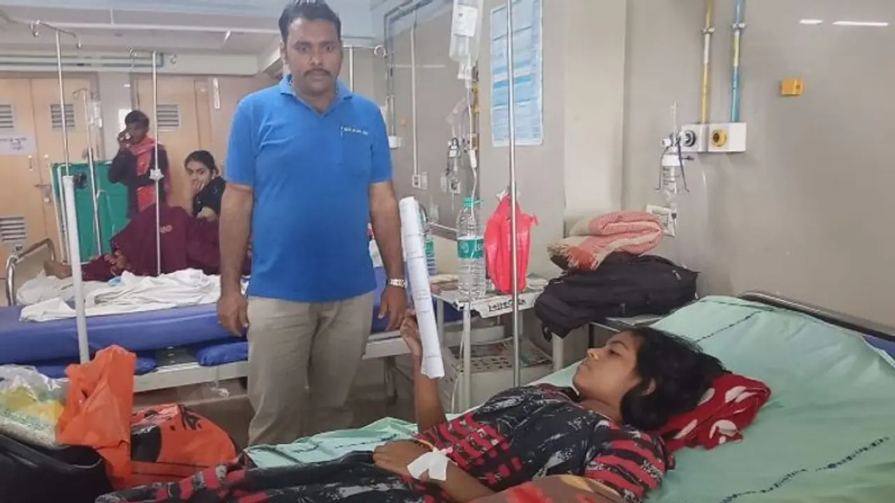 মাধ্যমিক চলাকালীন বিষ খেয়ে আত্মহত্য়ার চেষ্টা, বরাত জোরে রক্ষা পেল ছাত্রী মাধ্যমিক চলাকালীন বিষ খেয়ে আত্মহত্য়ার চেষ্টা, বরাত জোরে রক্ষা পেল ছাত্রী