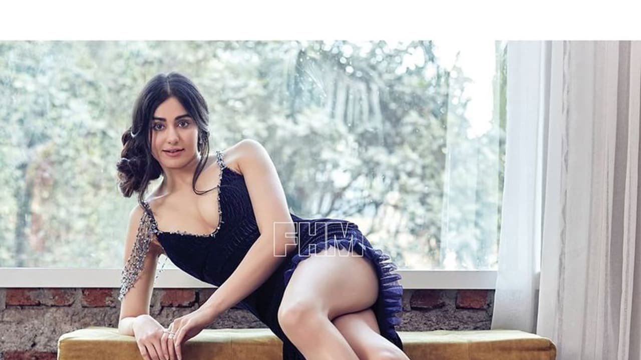 வீட்டுக்குள்ள டிரஸ் எதுக்கு... ரசிகர்களுக்காக ஓவர் தாராளம் காட்டும் அடா சர்மா...! வீட்டுக்குள்ள டிரஸ் எதுக்கு... ரசிகர்களுக்காக ஓவர் தாராளம் காட்டும் அடா சர்மா...!