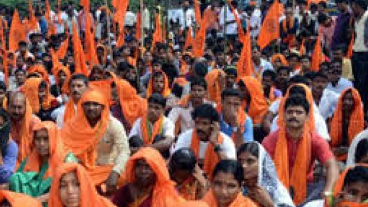 ৩০ হাজার মন্দির ভেঙে তৈরি হয়েছিল মসজিদ, সেগুলি ফিরিয়ে দিতে হবে হুমকি ডানপন্থী নেতার ৩০ হাজার মন্দির ভেঙে তৈরি হয়েছিল মসজিদ, সেগুলি ফিরিয়ে দিতে হবে হুমকি ডানপন্থী নেতার