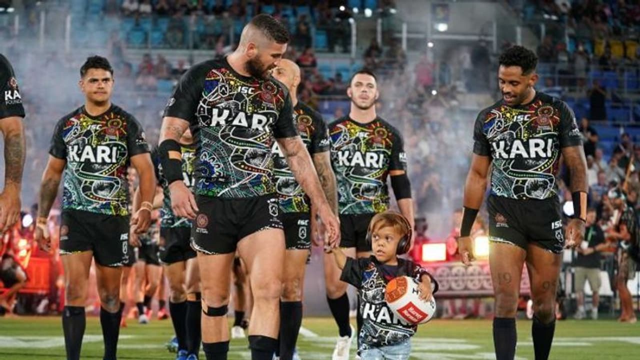 ഇന്നലെ നൊമ്പരം; ഇന്ന് സൂപ്പര്‍താരങ്ങളെ മുന്നില്‍ നിന്നും നയിച്ച് ഹീറോയായി ക്വാഡന്‍.!