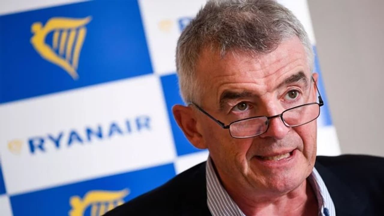 मुस्लिमों को लेकर बोले एयरलाइन कंपनी के CEO, आमतौर पर मुस्लिम युवक ही करते हैं आतंकवाद मुस्लिमों को लेकर बोले एयरलाइन कंपनी के CEO, आमतौर पर मुस्लिम युवक ही करते हैं आतंकवाद